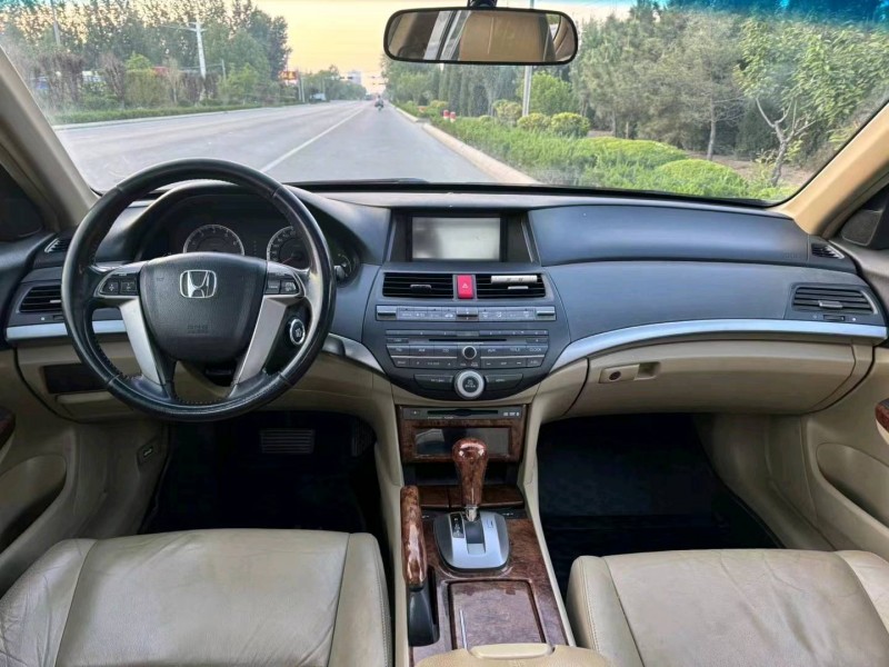 东营12年本田雅阁9