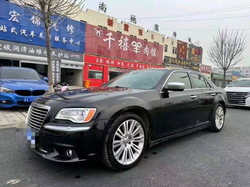 东营13年克莱斯勒300C3