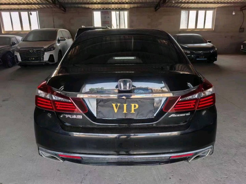 邢台18年本田雅阁5