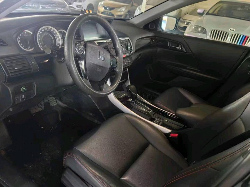 邢台18年本田雅阁6