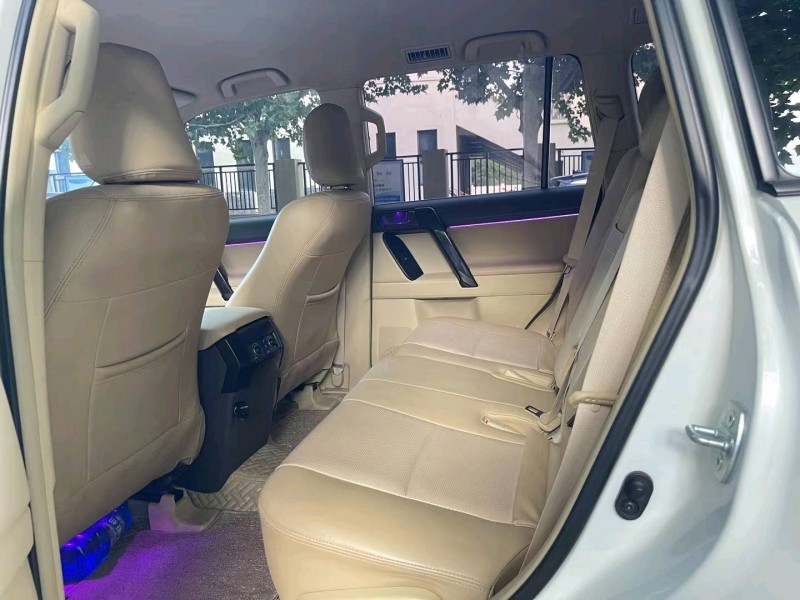 郑州17年丰田普拉多4