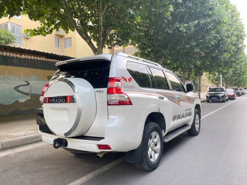 郑州17年丰田普拉多8