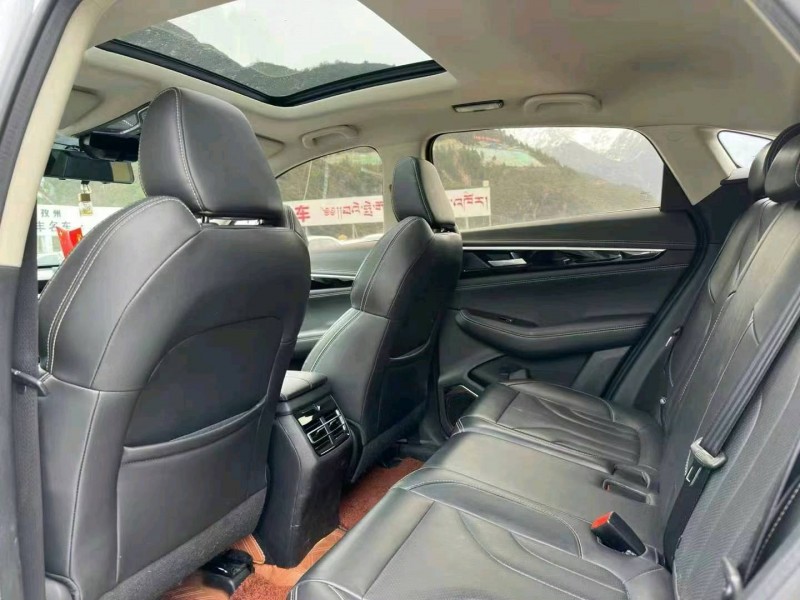 甘孜19年長安汽車CS855
