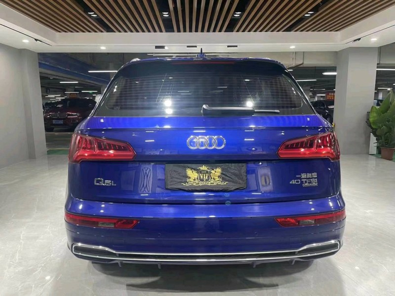 成都18年奥迪Q59