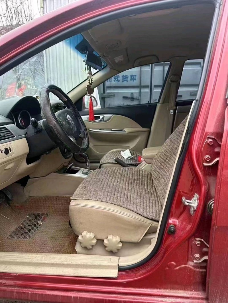 青岛14年别克凯越4