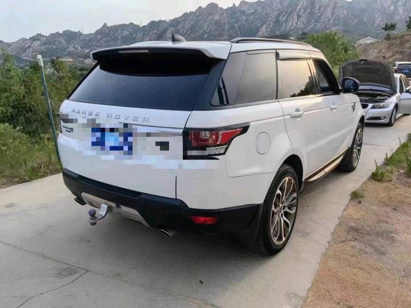 青岛17年路虎揽胜运动8