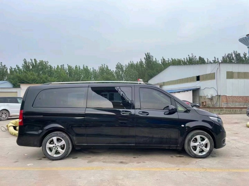 郑州18年奔驰威霆8