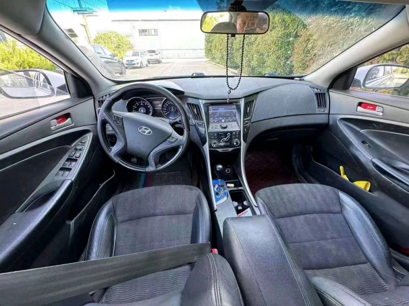 济南11年现代索纳塔八4