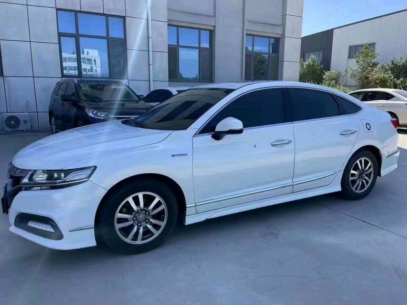 济南17年本田思铂睿2