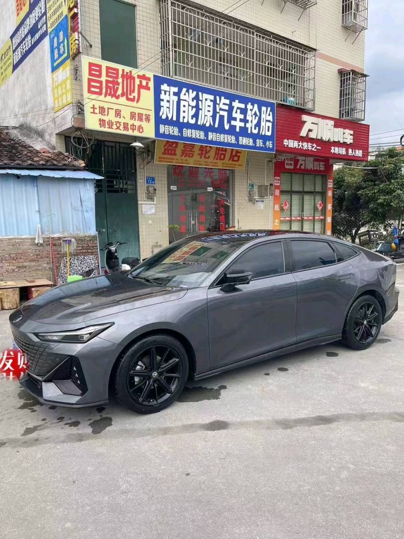 珠海22年長安汽車UNI-V2