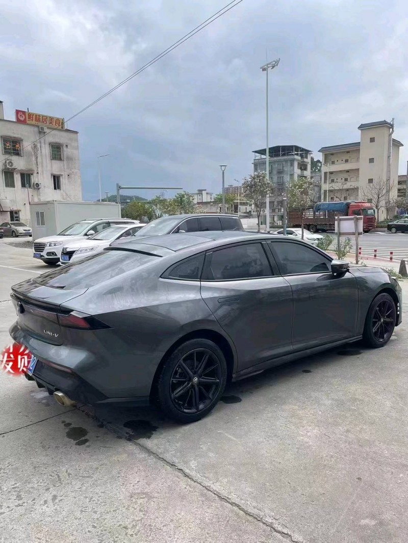 珠海22年長安汽車UNI-V9