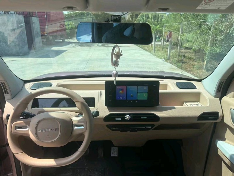 郑州23年吉利熊猫9