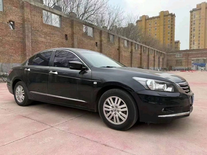 石家庄13年本田雅阁3