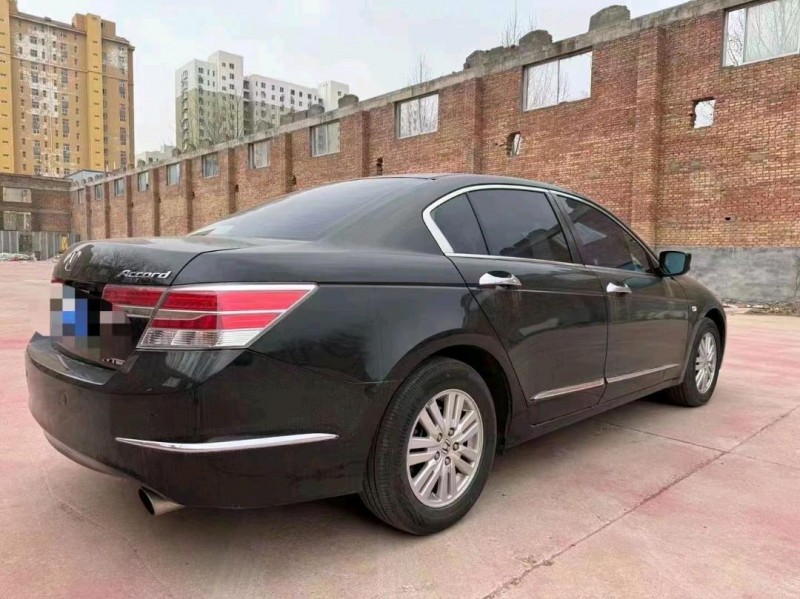 石家庄13年本田雅阁8