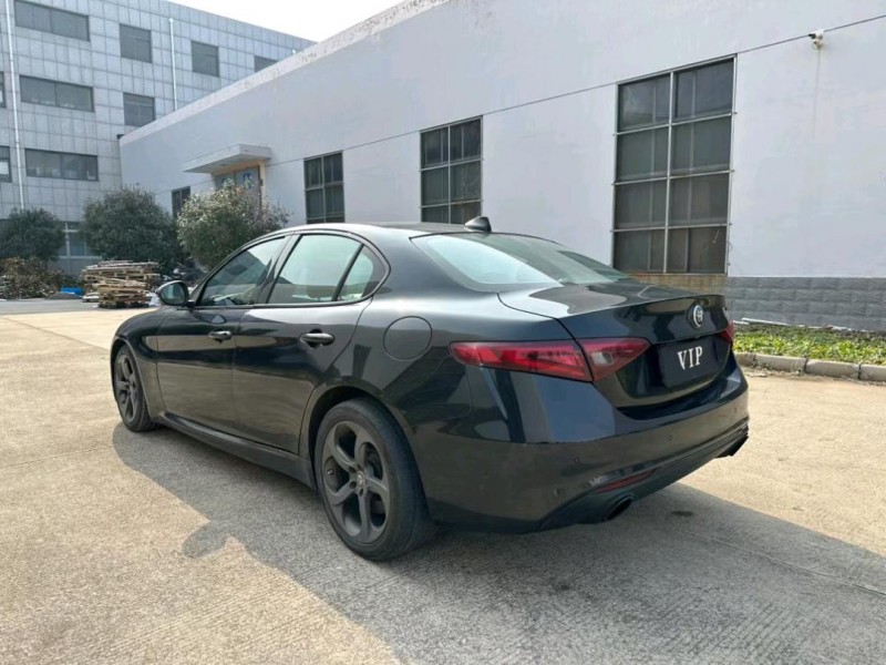盐城20年阿尔法·罗密欧Giulia9