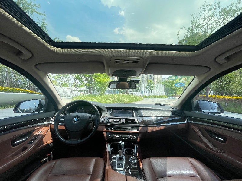 成都15年宝马5系7