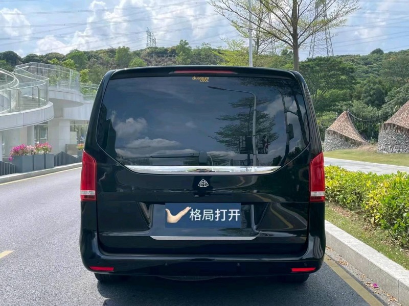 广州19年奔驰V8