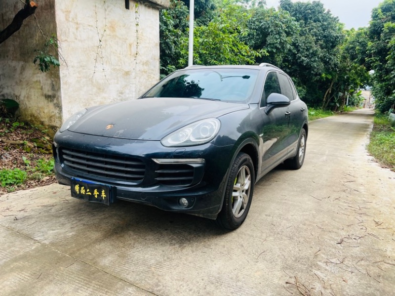 东莞17年保时捷卡宴2