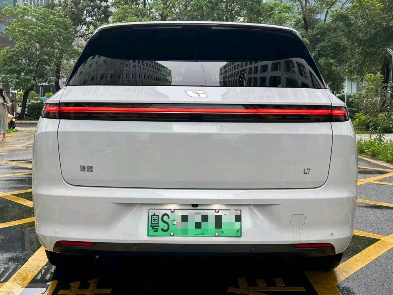 汕頭23年理想L76