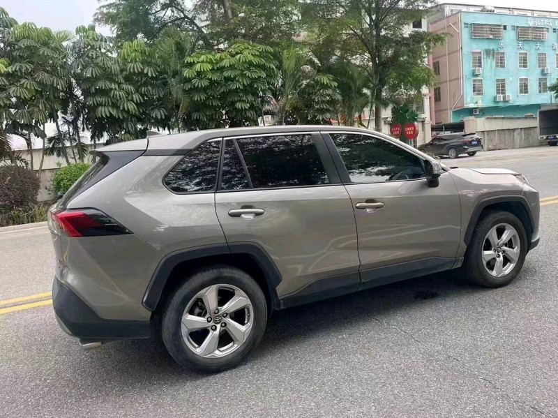 汕头20年丰田RAV4荣放3