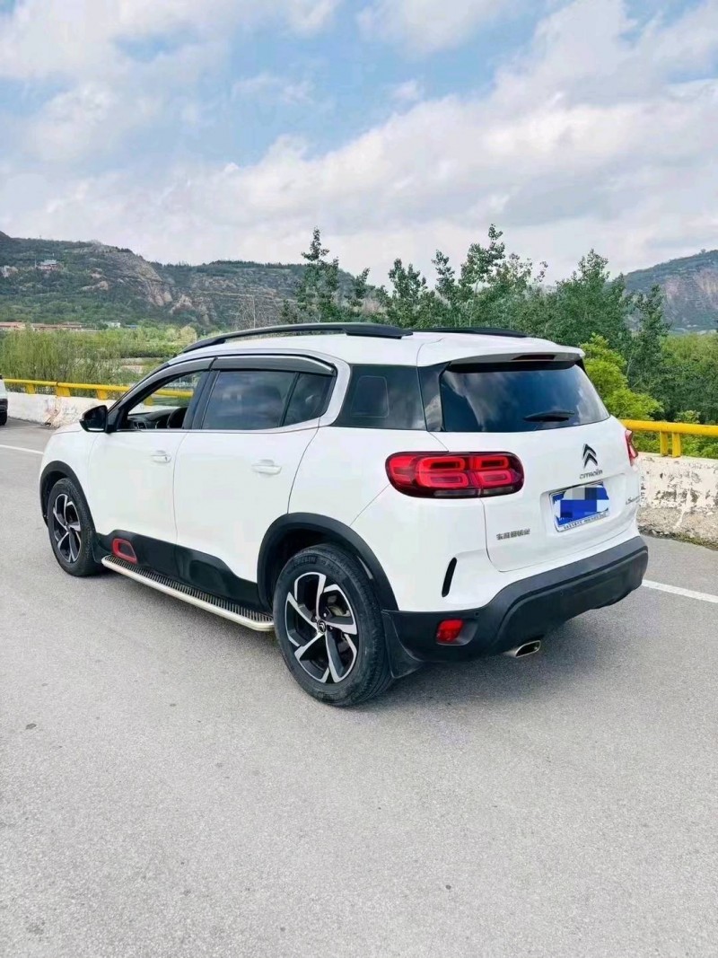 白銀17年雪鐵龍天逸 C5 AIRCROSS7