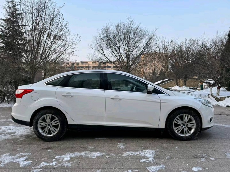 邢台14年福特福克斯4