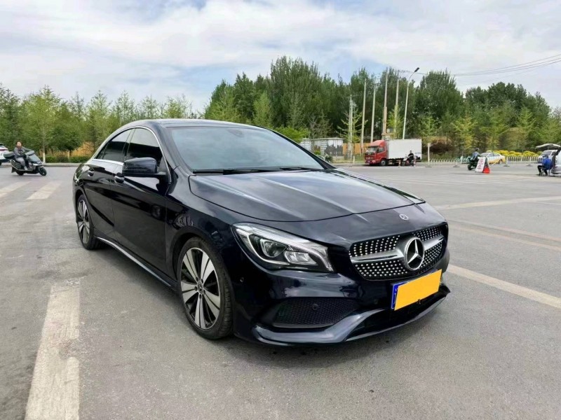 盐城17年奔驰CLA3