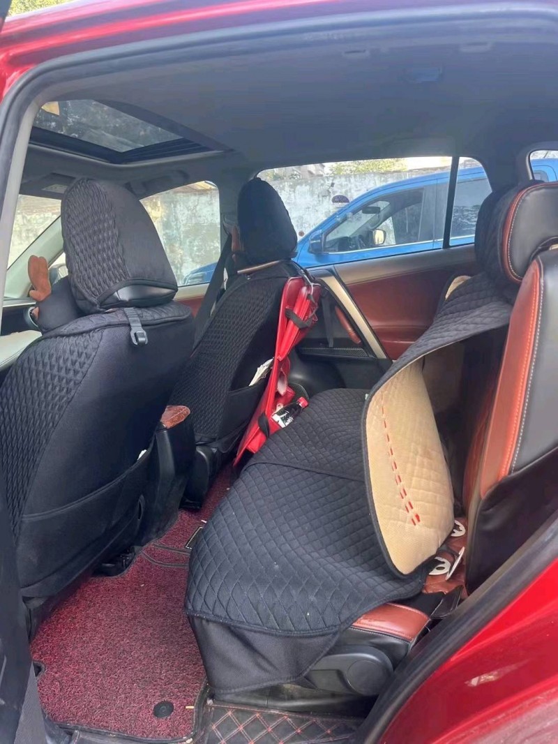东营15年丰田RAV4荣放8