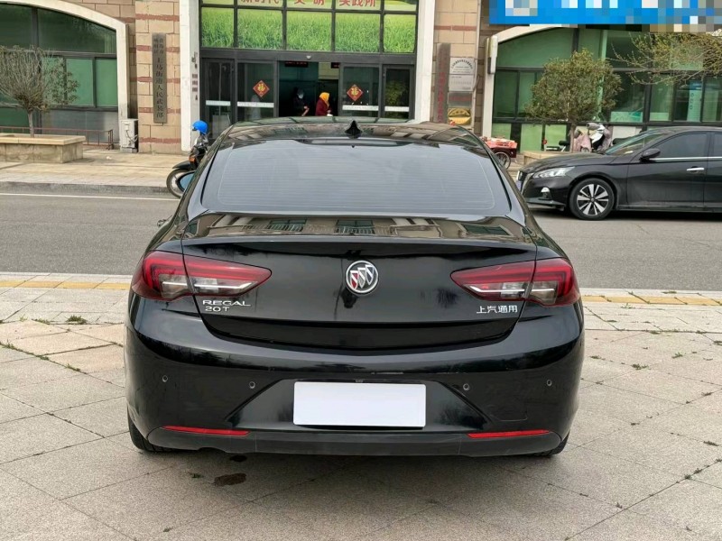 青岛20年别克君威9