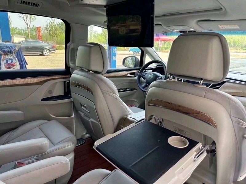 济宁17年别克GL85