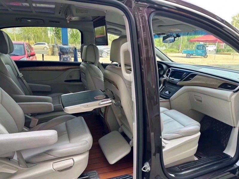 济宁17年别克GL87