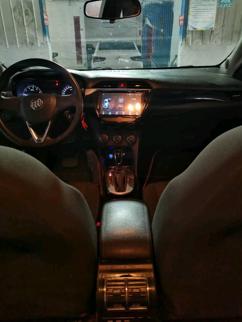 济宁18年别克凯越4