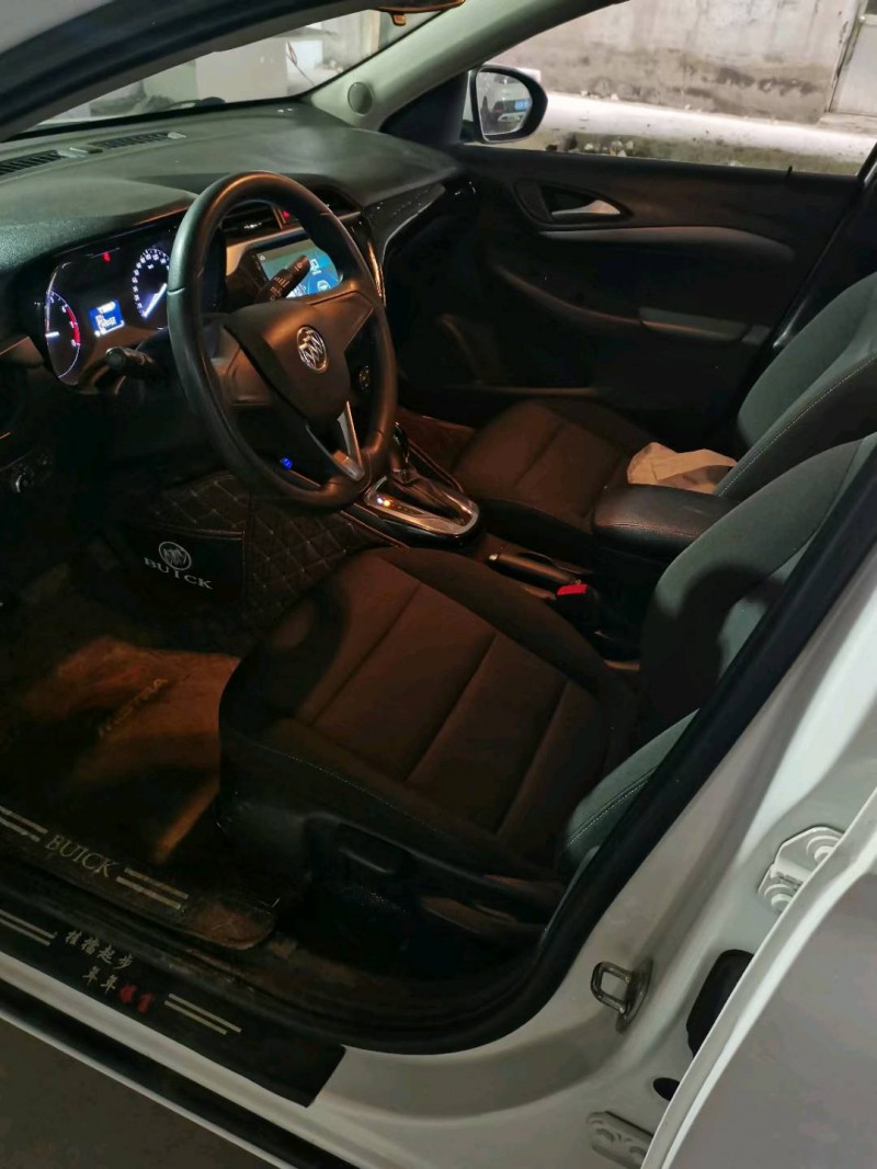 济宁18年别克凯越6