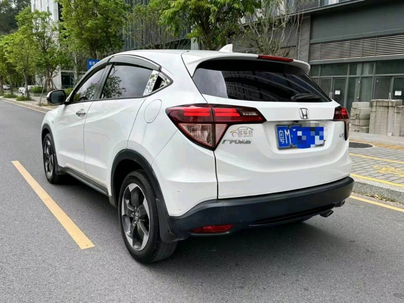 广州18年本田缤智8