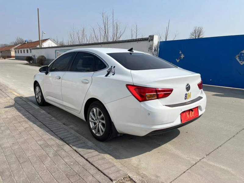 青岛16年别克威朗4