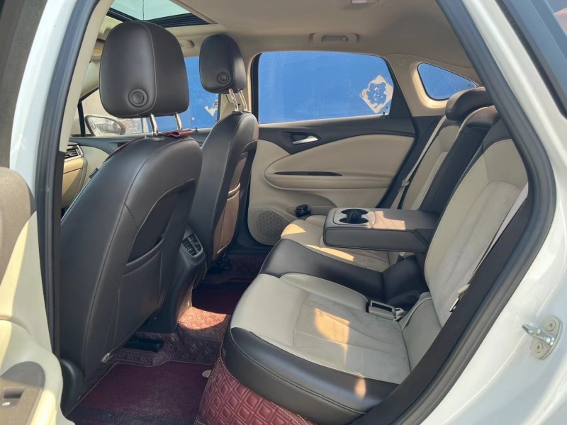 青岛16年别克威朗6