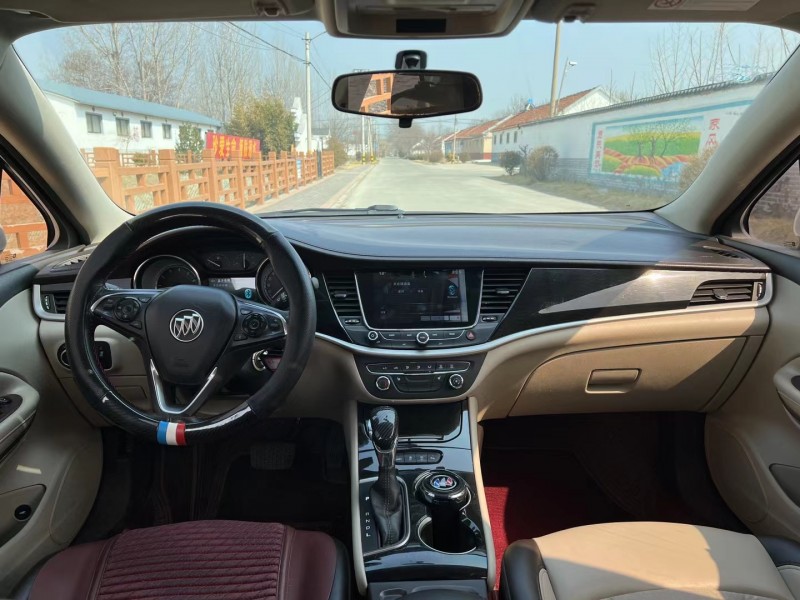 青岛16年别克威朗8