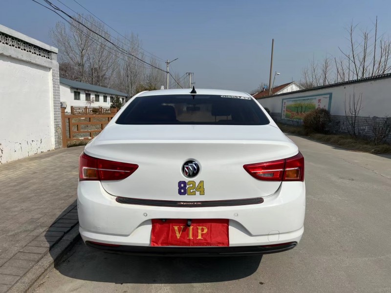 青岛16年别克威朗9