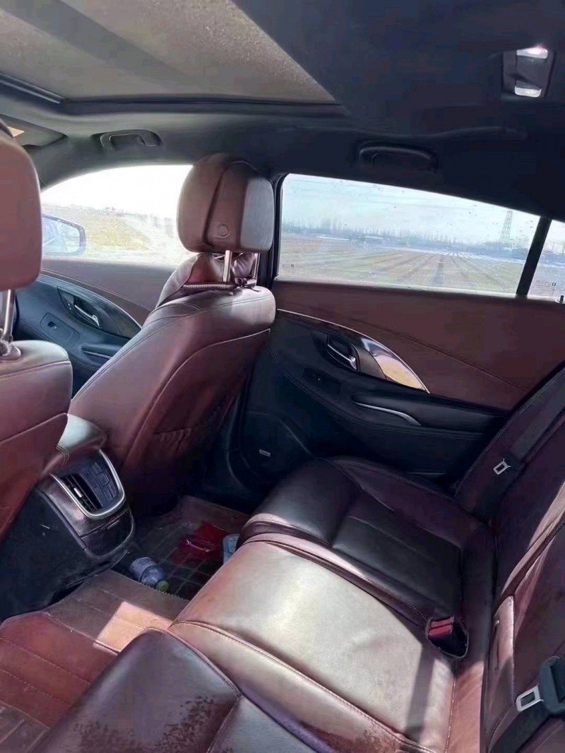 青岛15年别克君越6