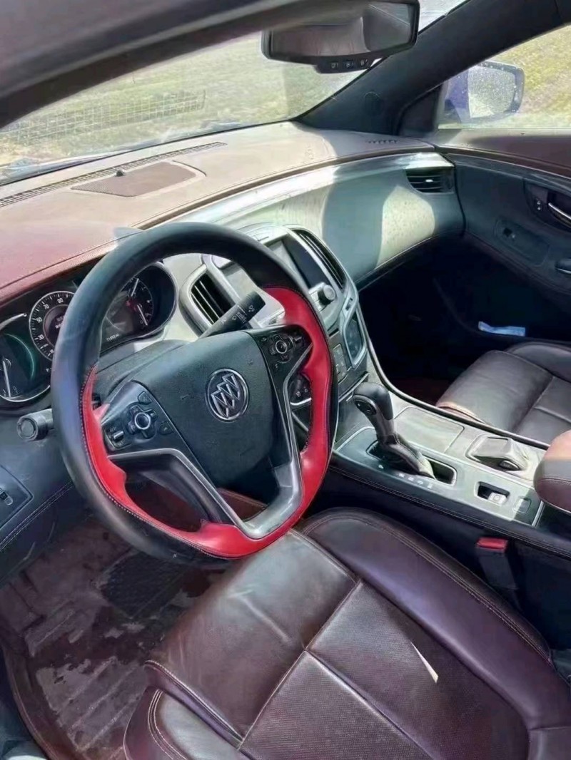 青岛15年别克君越7