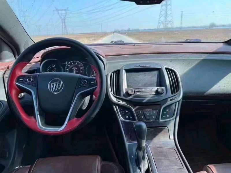 青岛15年别克君越8