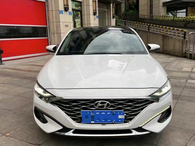 重庆21年现代菲斯塔1
