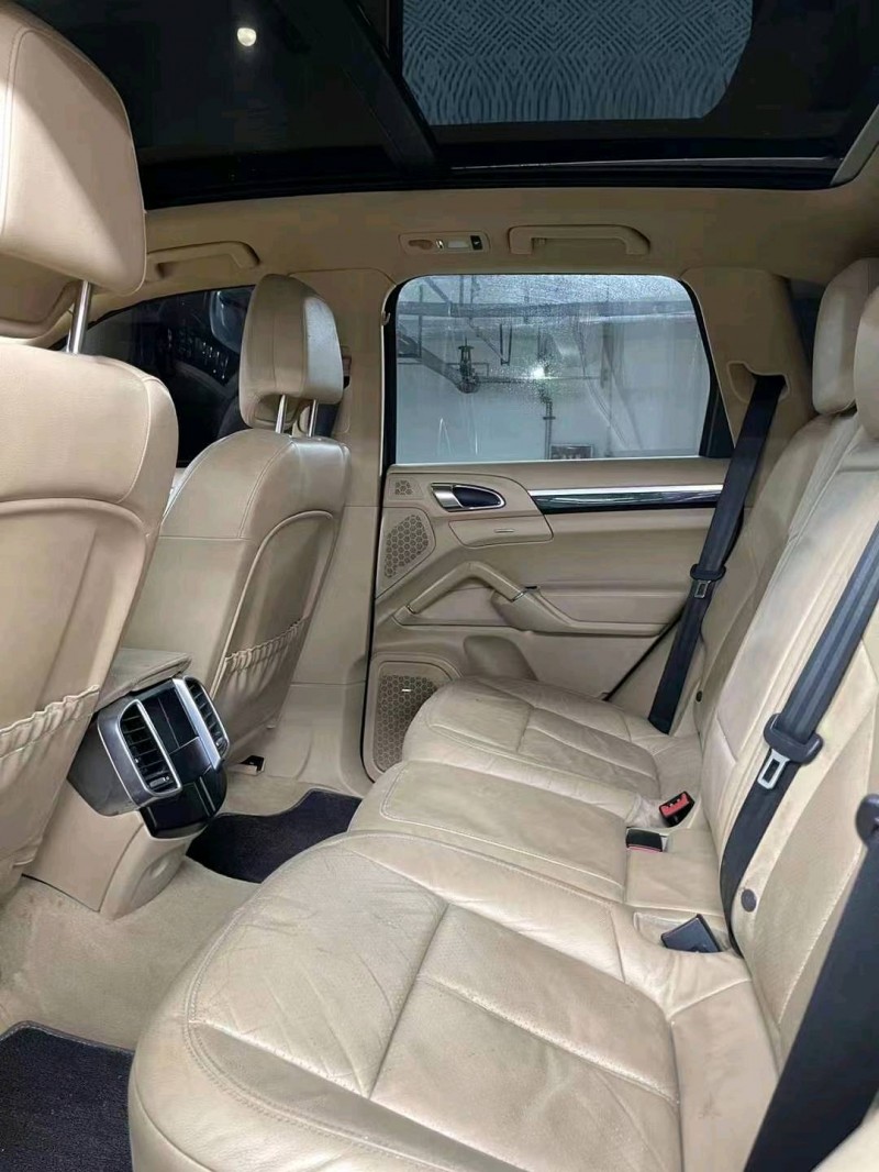 成都13年保时捷卡宴7