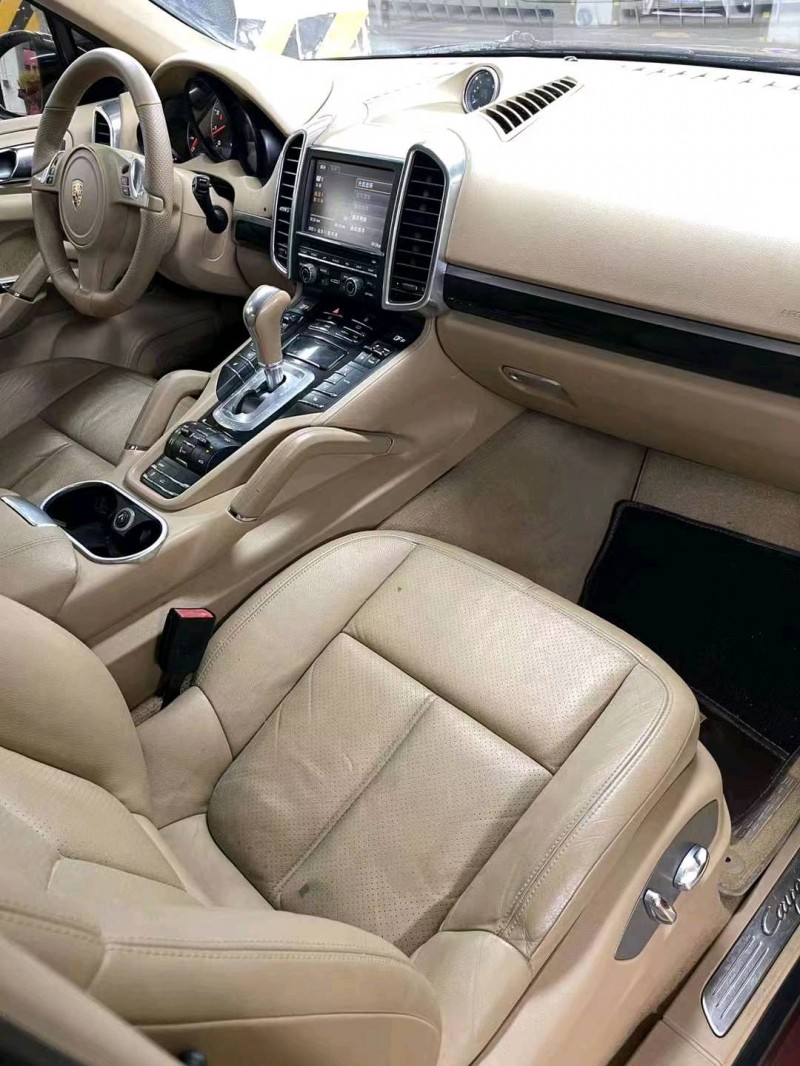 成都13年保时捷卡宴8