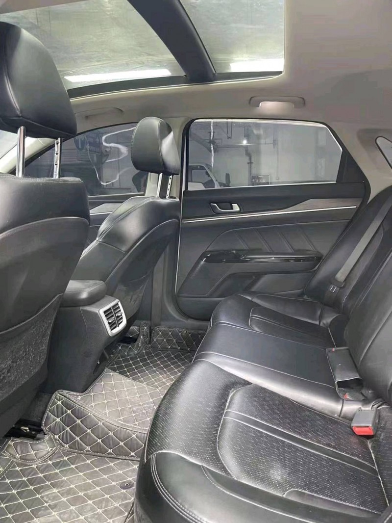 成都21年起亚K58