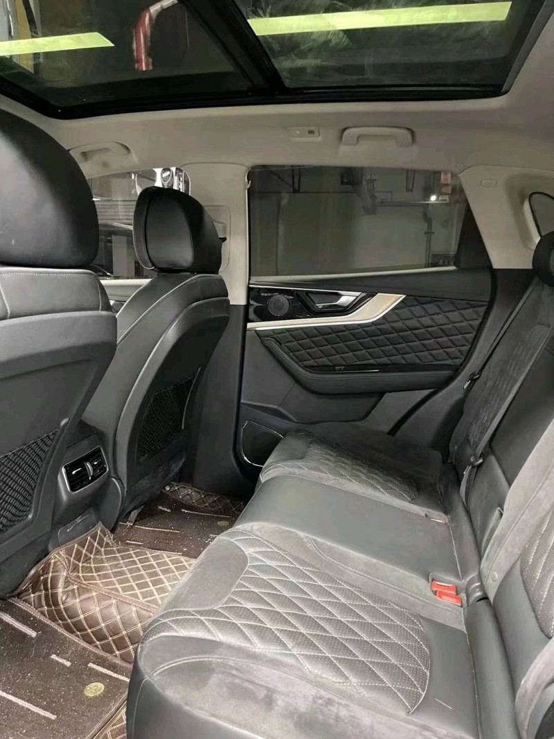 成都21年红旗HS58