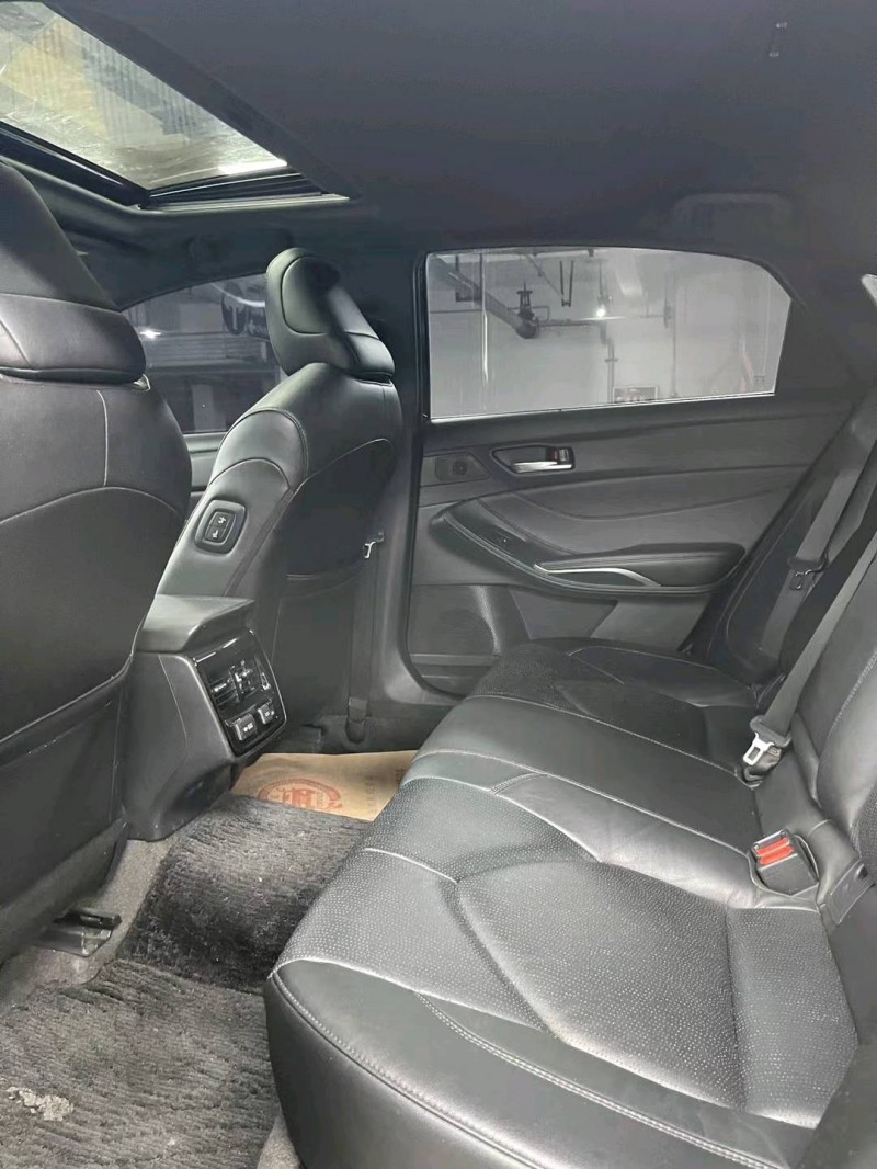 成都22年丰田亚洲龙7