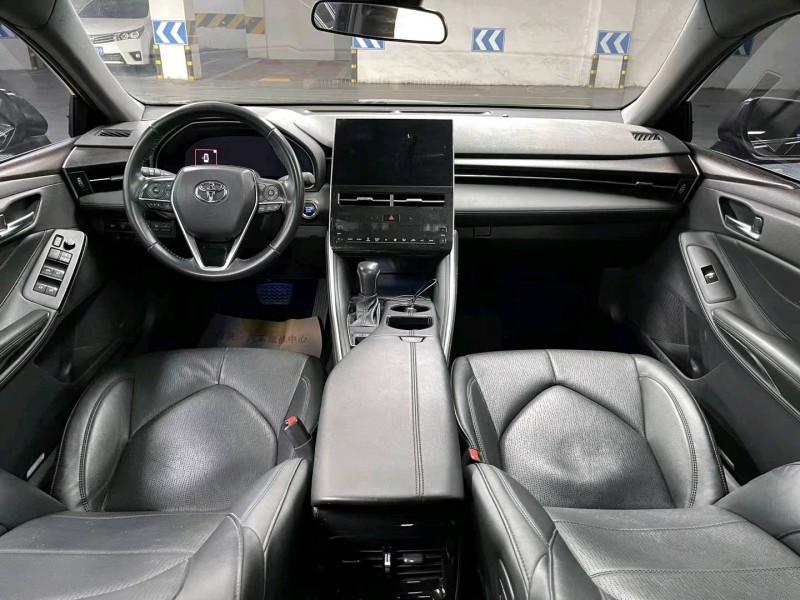 成都22年丰田亚洲龙9