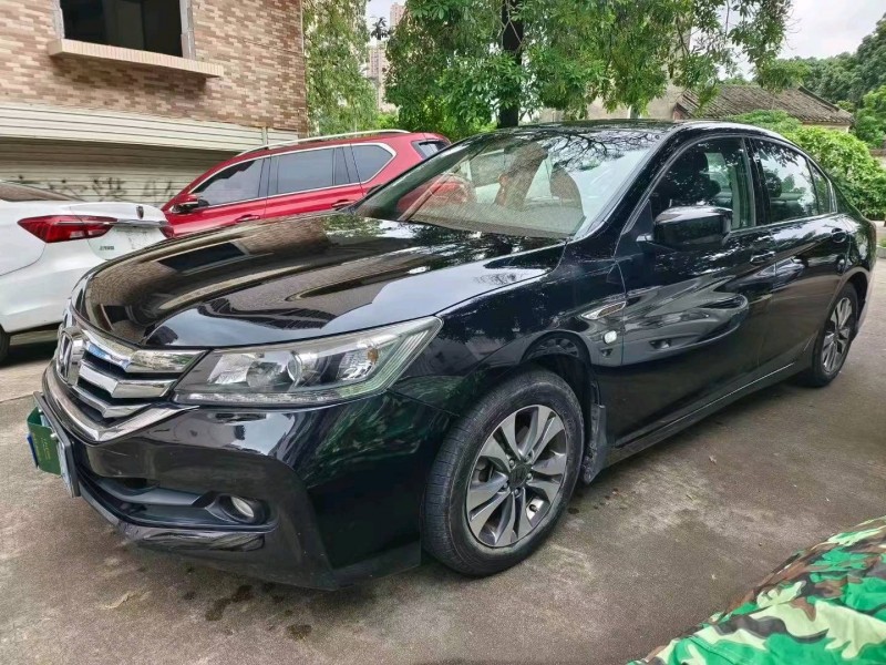 深圳14年本田雅阁2