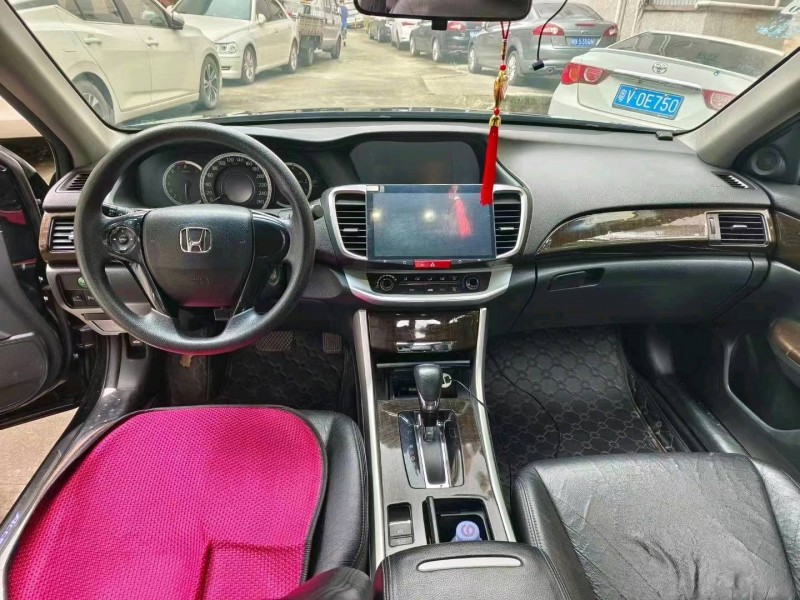 深圳14年本田雅阁4